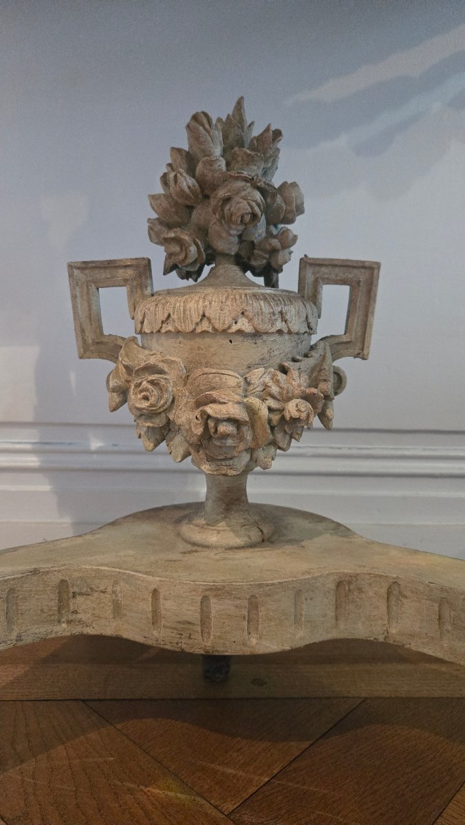 Console demi-lune d'époque Louis XVI en noyer sculpté et peint. Travail méridional, XVIIIe-photo-1