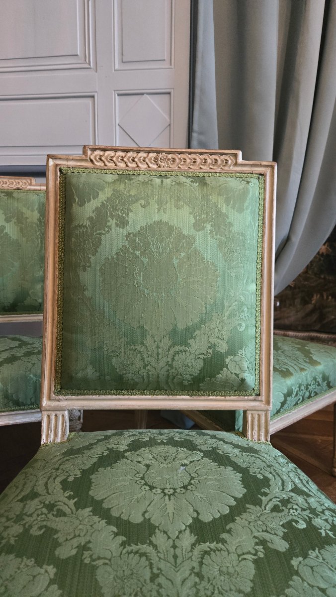Suite de quatre chaises de salon estampillées Louis-Madeleine Pluvinet.  Époque Louis XVI.-photo-3