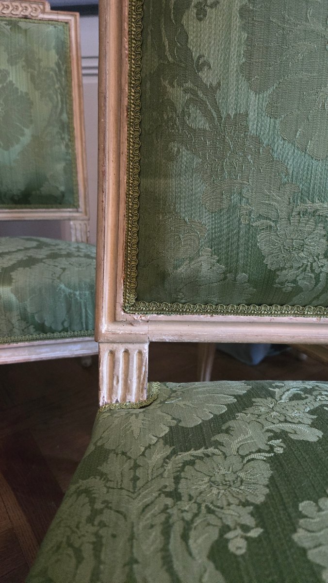 Suite de quatre chaises de salon estampillées Louis-Madeleine Pluvinet.  Époque Louis XVI.-photo-4