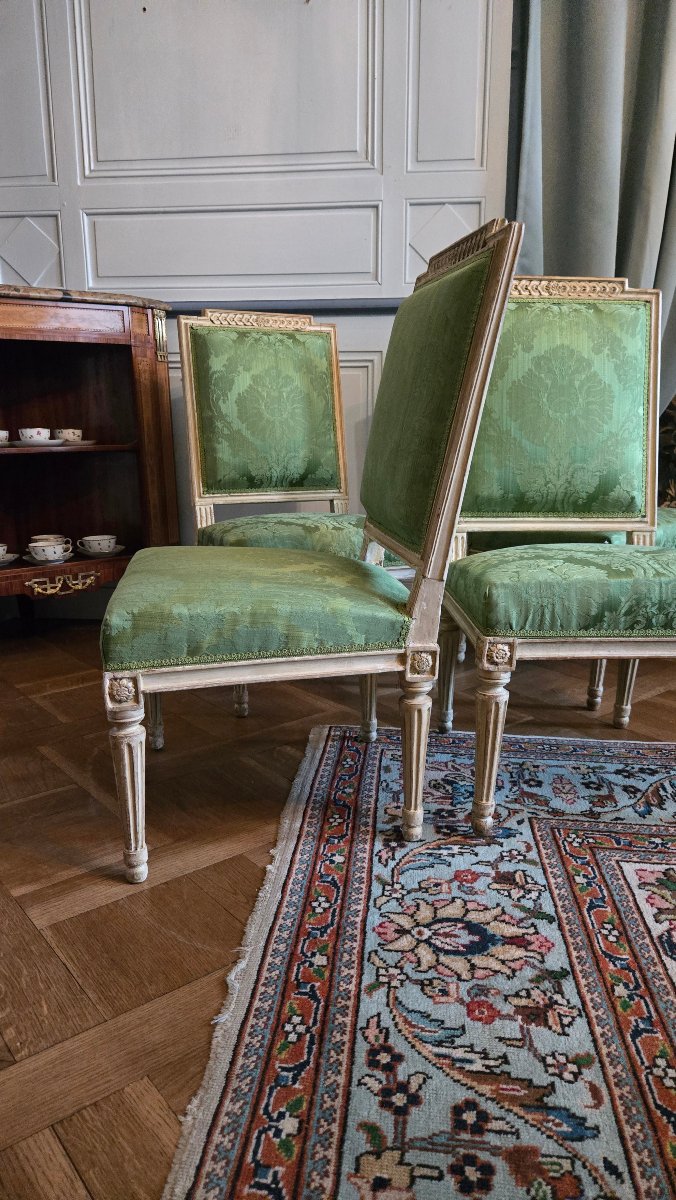 Suite de quatre chaises de salon estampillées Louis-Madeleine Pluvinet.  Époque Louis XVI.-photo-4