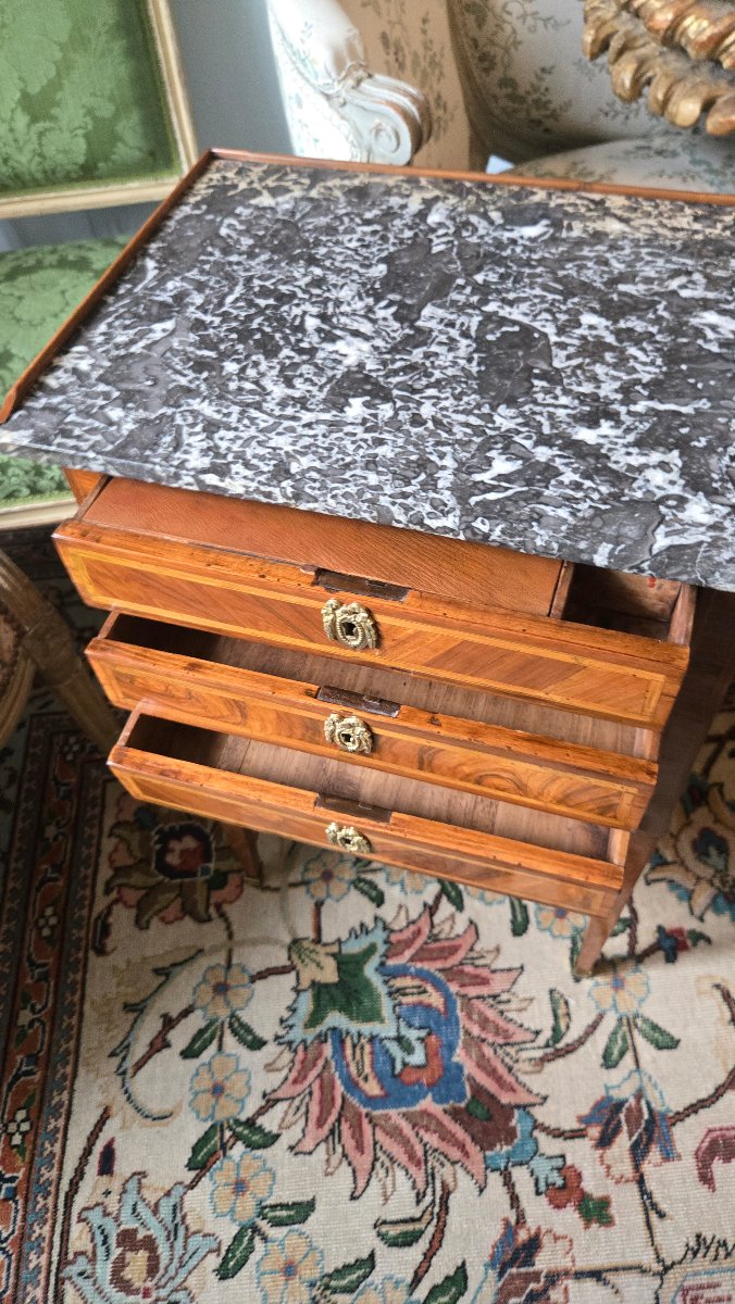 PETITE CHIFFONNIÈRE À ÉCRITOIRE Époque Louis XVI, fin du XVIIIᵉ siècle .-photo-2