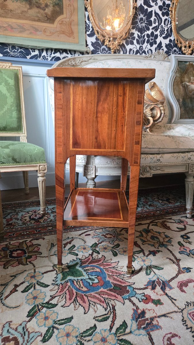 PETITE CHIFFONNIÈRE À ÉCRITOIRE Époque Louis XVI, fin du XVIIIᵉ siècle .-photo-4
