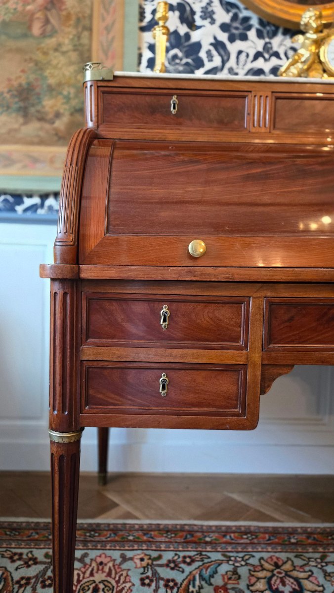 Bureau à cylindre en acajou d’époque Louis XVI  Paris, vers 1780-1790 .-photo-3