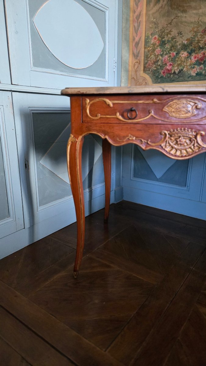 Table à écrire de milieu à décor d’inspiration héraldique.   Époque Louis XV, milieu du XVIIIᵉ -photo-2