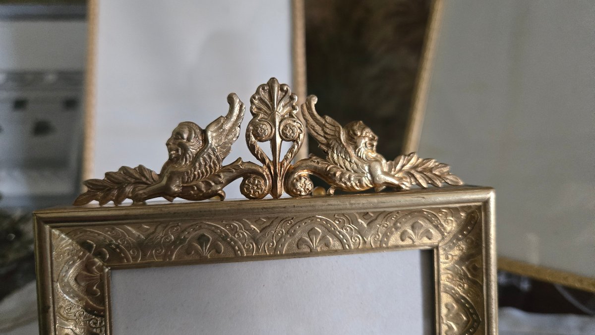 cadre à décor de fleurs de lys et sphinges ailées  Travail français du XIXᵉ siècle-photo-2
