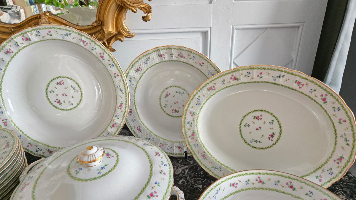 important service de table « Artois » en porcelaine de Limoges Bernardaud -photo-2