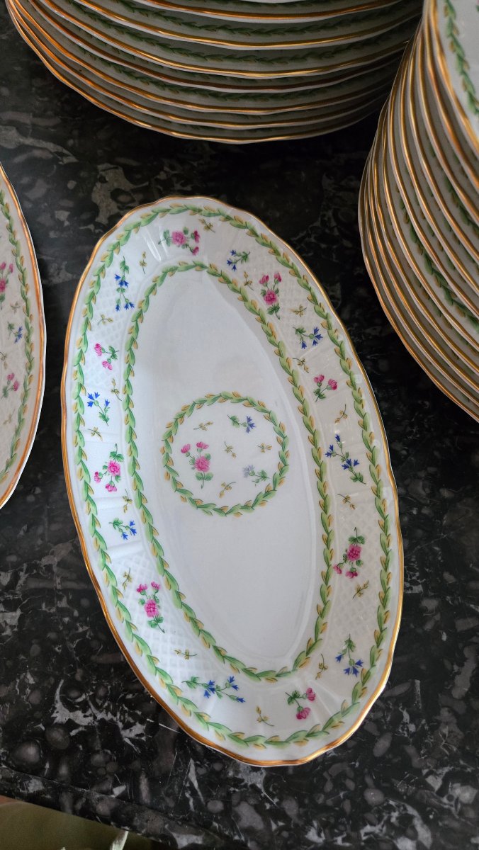 important service de table « Artois » en porcelaine de Limoges Bernardaud -photo-4