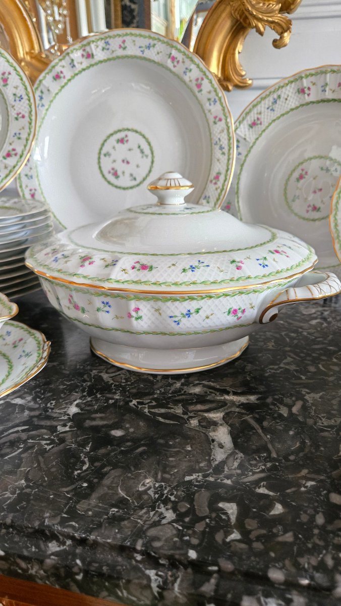 important service de table « Artois » en porcelaine de Limoges Bernardaud -photo-6