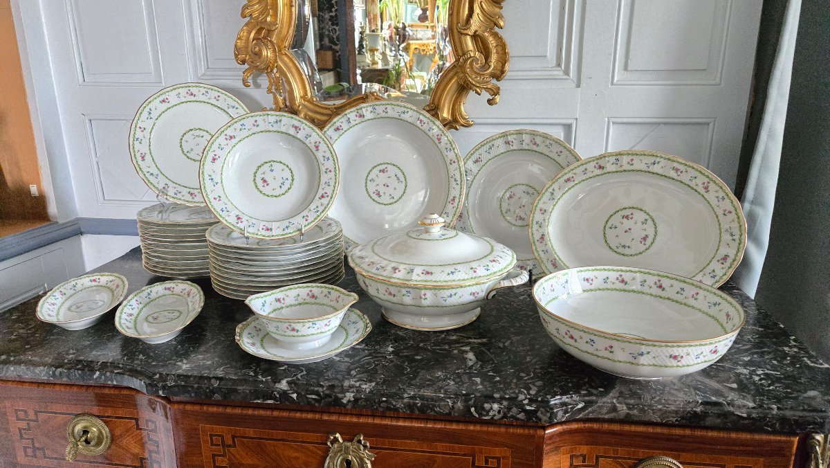 important service de table « Artois » en porcelaine de Limoges Bernardaud 