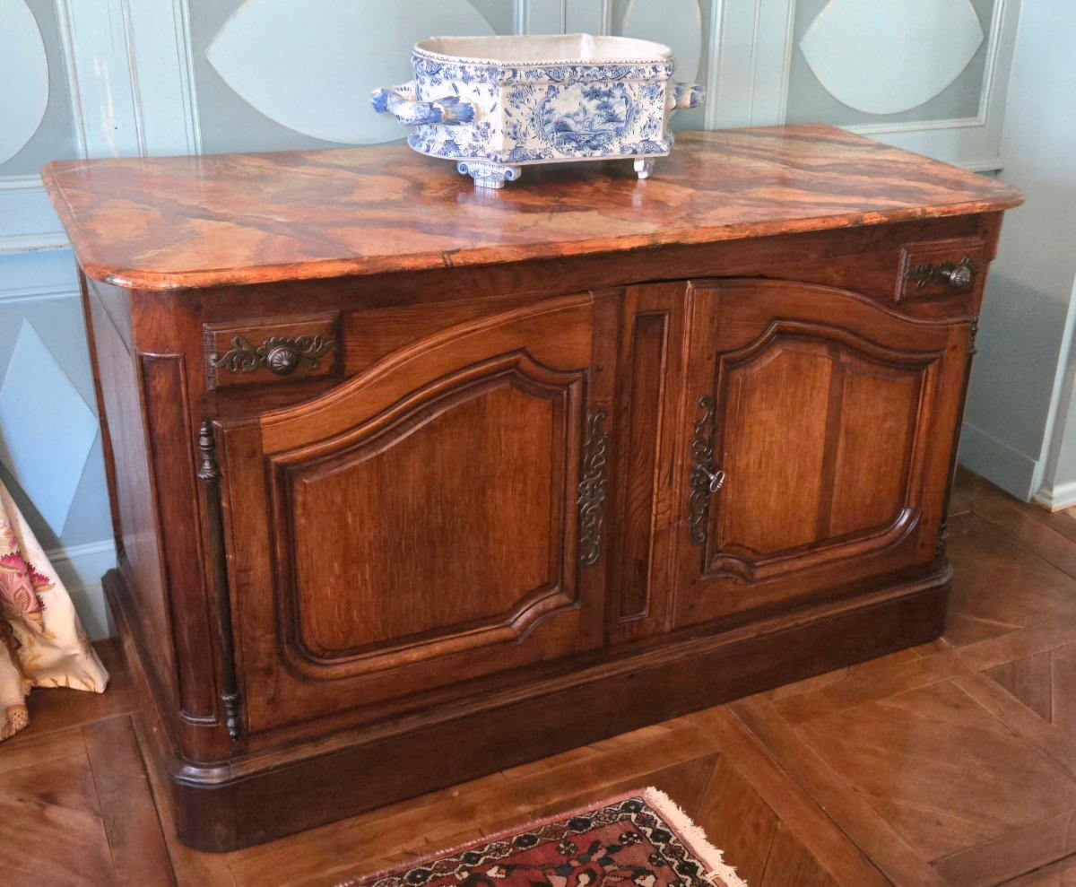 Buffet de chasse réalisé anciennement à partir d'un buffet deux-corps de boiserie  du XVIIIe
