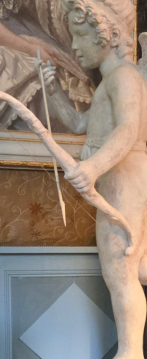 « Les desseins de l’Amour » – Grande sculpture en plâtre patiné façon terre cuite – XIXe siècle-photo-3