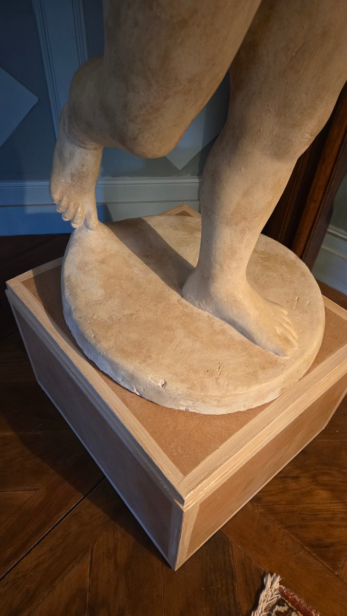 « Les desseins de l’Amour » – Grande sculpture en plâtre patiné façon terre cuite – XIXe siècle-photo-5