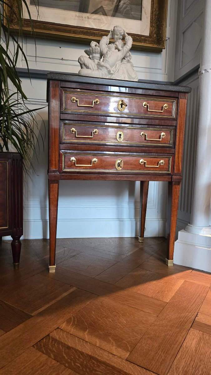 petite commode de salon dite chiffonnière, en placage de citronnier et d’amarante, fin XVIIIe-photo-2