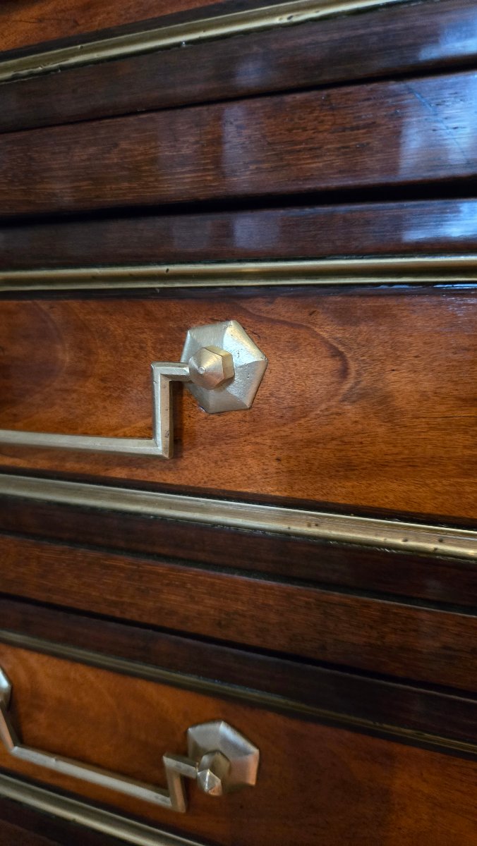petite commode de salon dite chiffonnière, en placage de citronnier et d’amarante, fin XVIIIe-photo-7