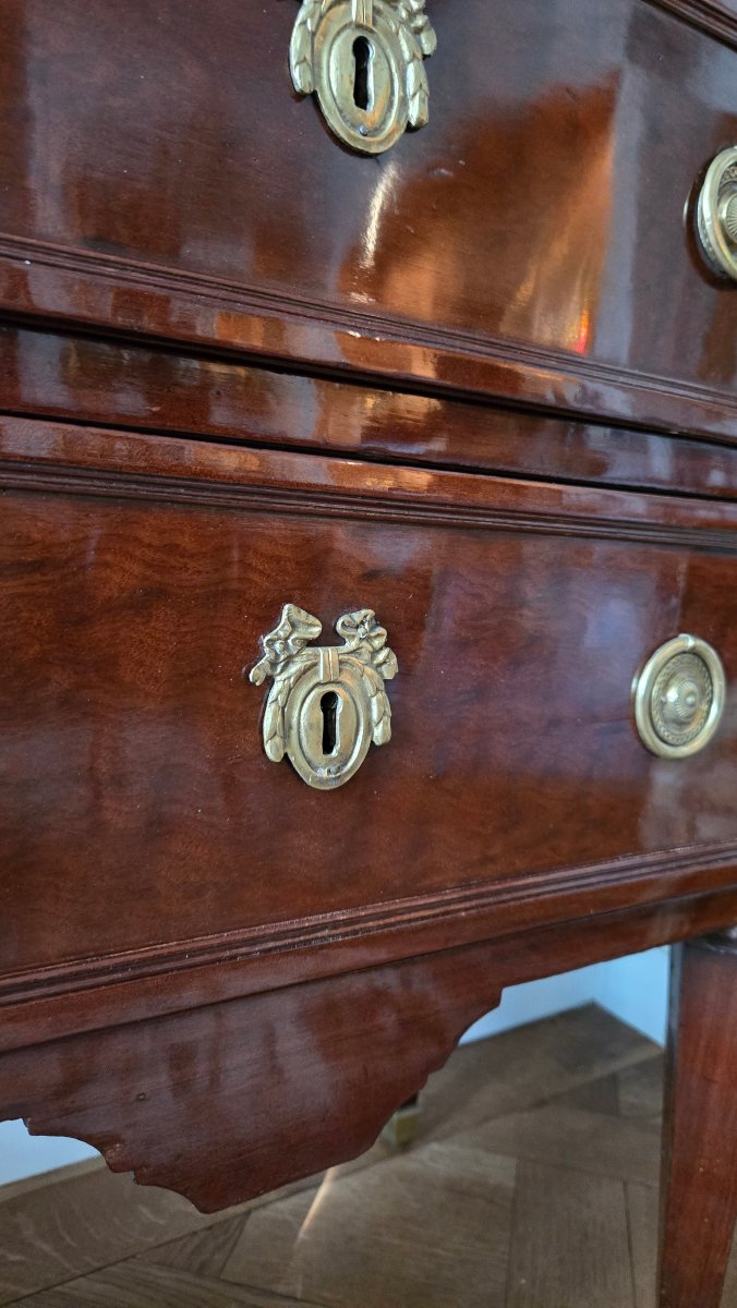 Small Louis XVI-period Chest Of Drawers Made Of Mottled And Flamed Mahogany, Circa 1780.  -photo-4