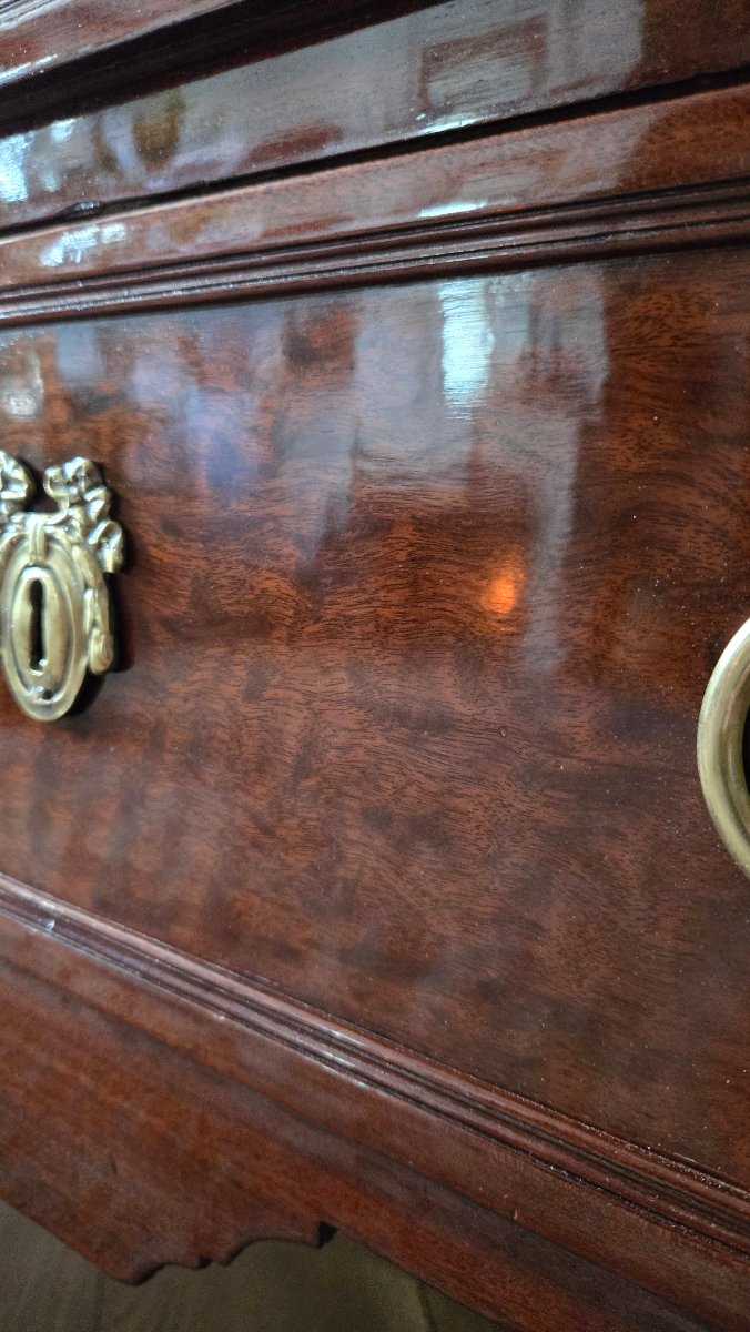 Small Louis XVI-period Chest Of Drawers Made Of Mottled And Flamed Mahogany, Circa 1780.  -photo-6