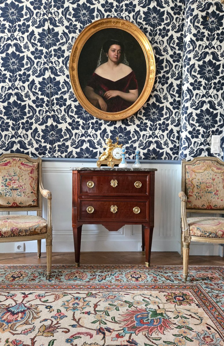 Small Louis XVI-period Chest Of Drawers Made Of Mottled And Flamed Mahogany, Circa 1780.  -photo-8