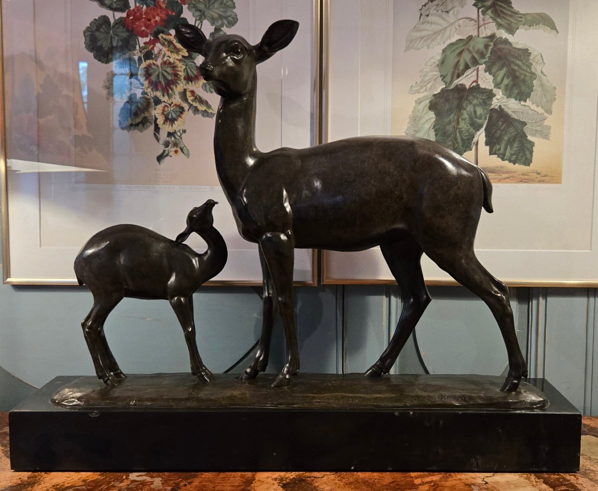 Irénée Rochard (1906-1984) – La biche aux aguets et son faon, important groupe en bronze.