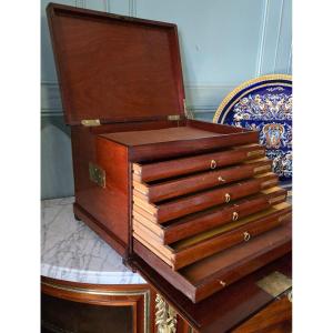 Coffret de collectionneur en acajou du XIXème 