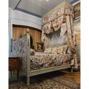 Important Louis XVI Period Angel Bed – 18th Century. 