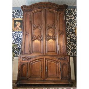 Grand buffet de présentation dit de boiserie, a double evolution, vers 1715.