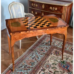Table à jeux multiple en marqueterie, style Louis XV régional, attribuée à André Mailfert.   