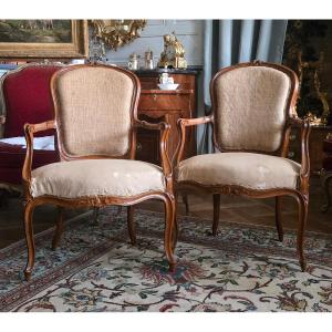 PAIRE DE FAUTEUILS CABRIOLETS ESTAMPILLÉS PIERRE LEDUC Époque Louis XV, vers 1760 Paris.