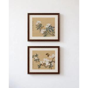 Paire de peintures chinoises anciennes sur soie, branches fleuries, oiseau et papillon, signées