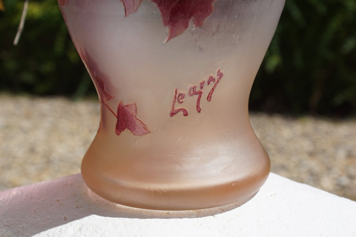 Ruby Series Legras Vase With Ivy Decor-photo-4