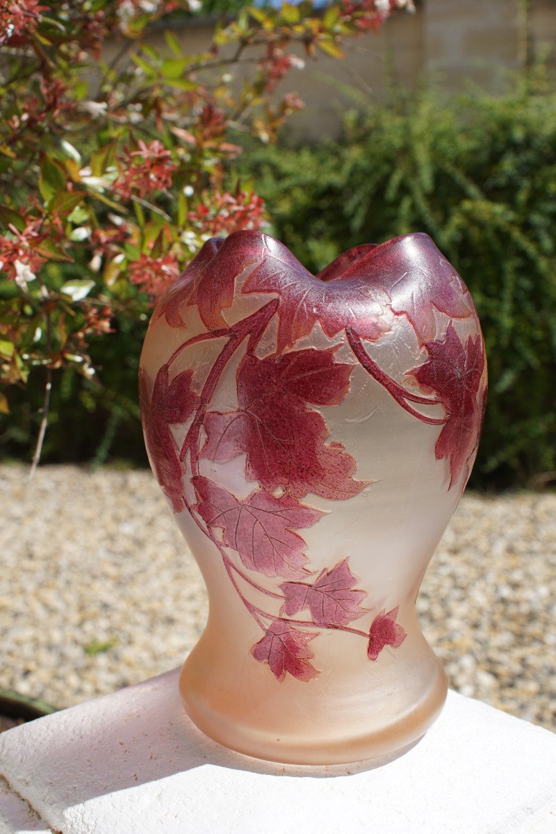 Ruby Series Legras Vase With Ivy Decor-photo-1