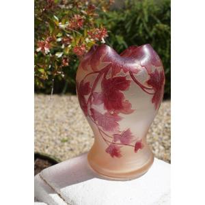 Ruby Series Legras Vase With Ivy Decor