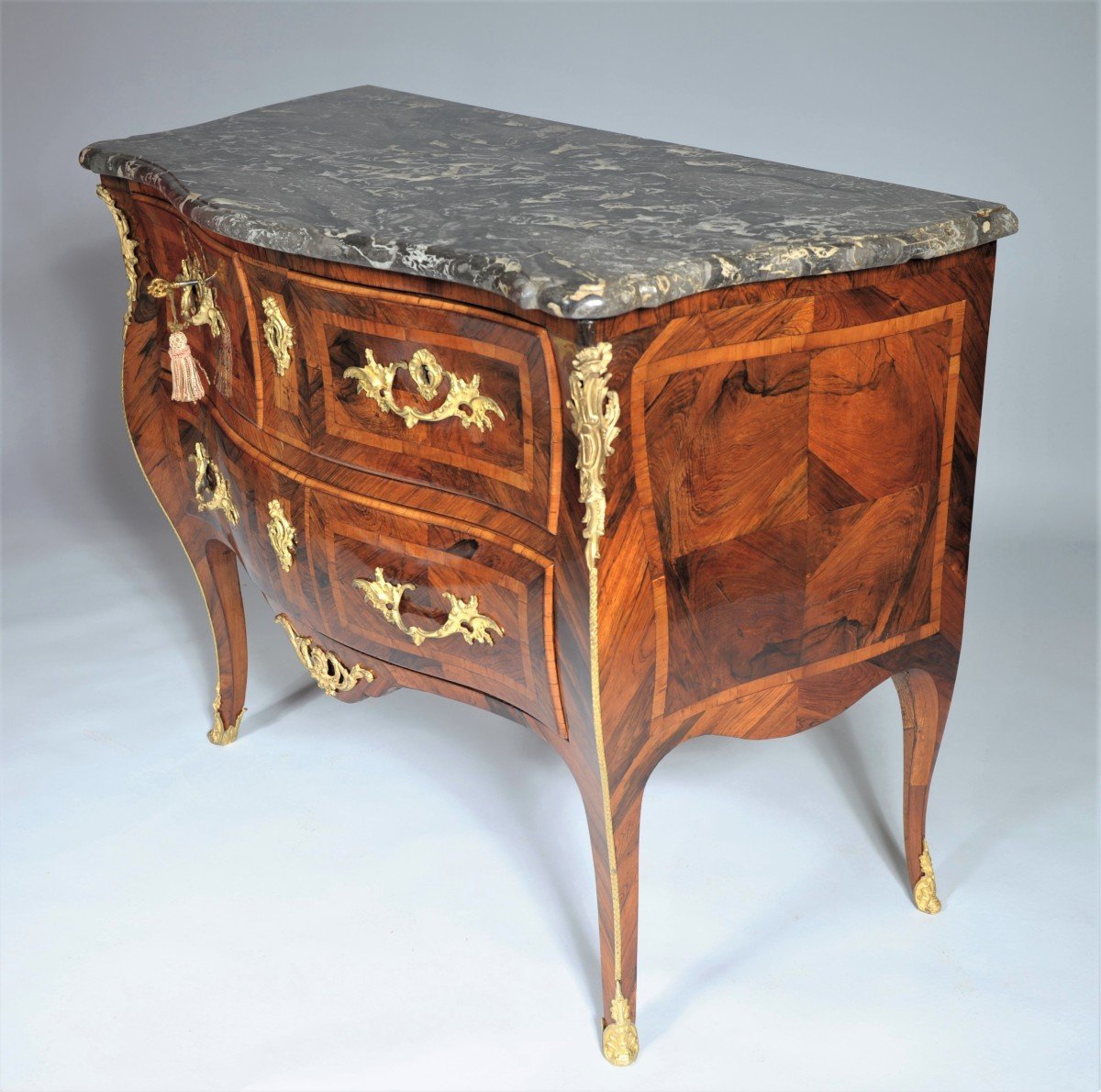  - Estampillée Ellaume -  Belle Commode Sauteuse  –XVIIIème-photo-2