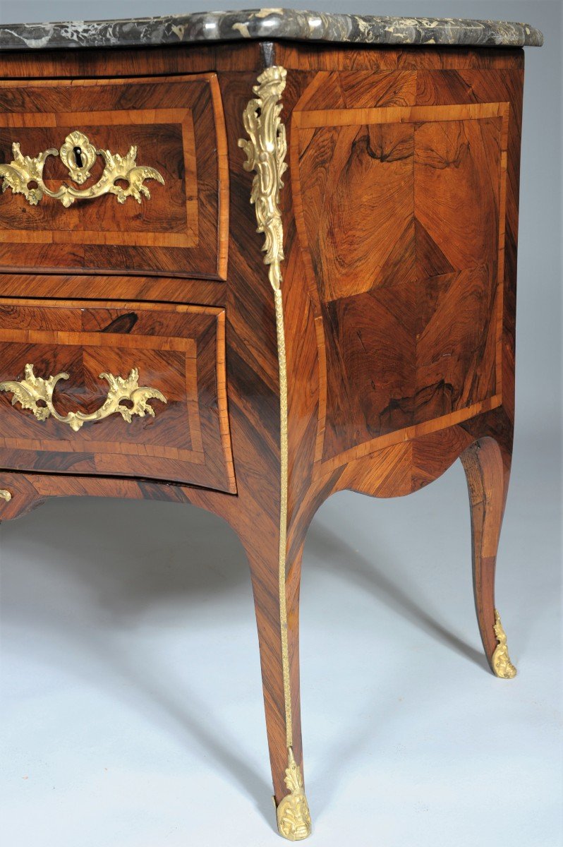 Stamped Jc Ellaume - Superb Chest Of Drawers With Front And Curved Sides - Louis XV Period-photo-3
