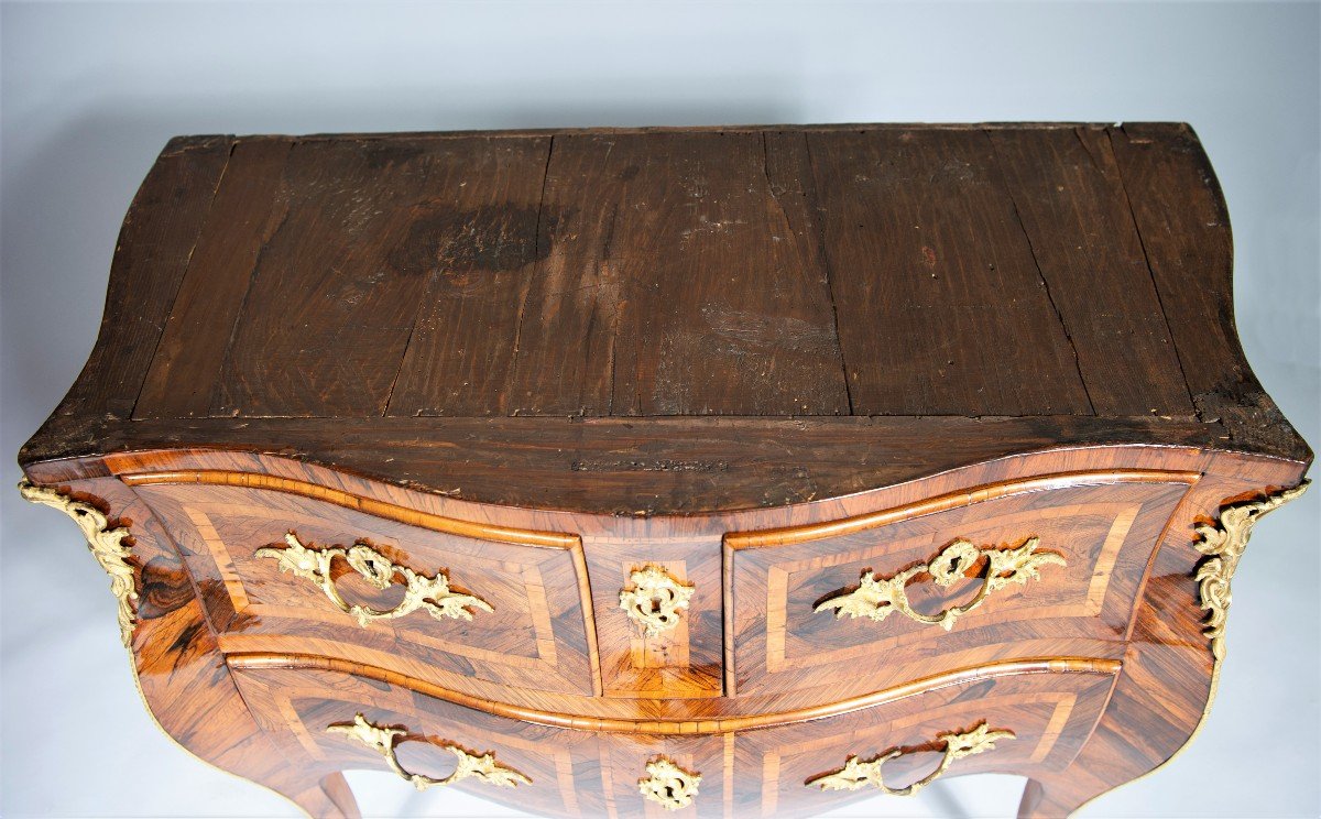Stamped Jc Ellaume - Superb Chest Of Drawers With Front And Curved Sides - Louis XV Period-photo-5