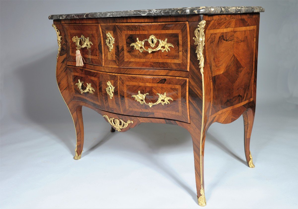 Stamped Jc Ellaume - Superb Chest Of Drawers With Front And Curved Sides - Louis XV Period