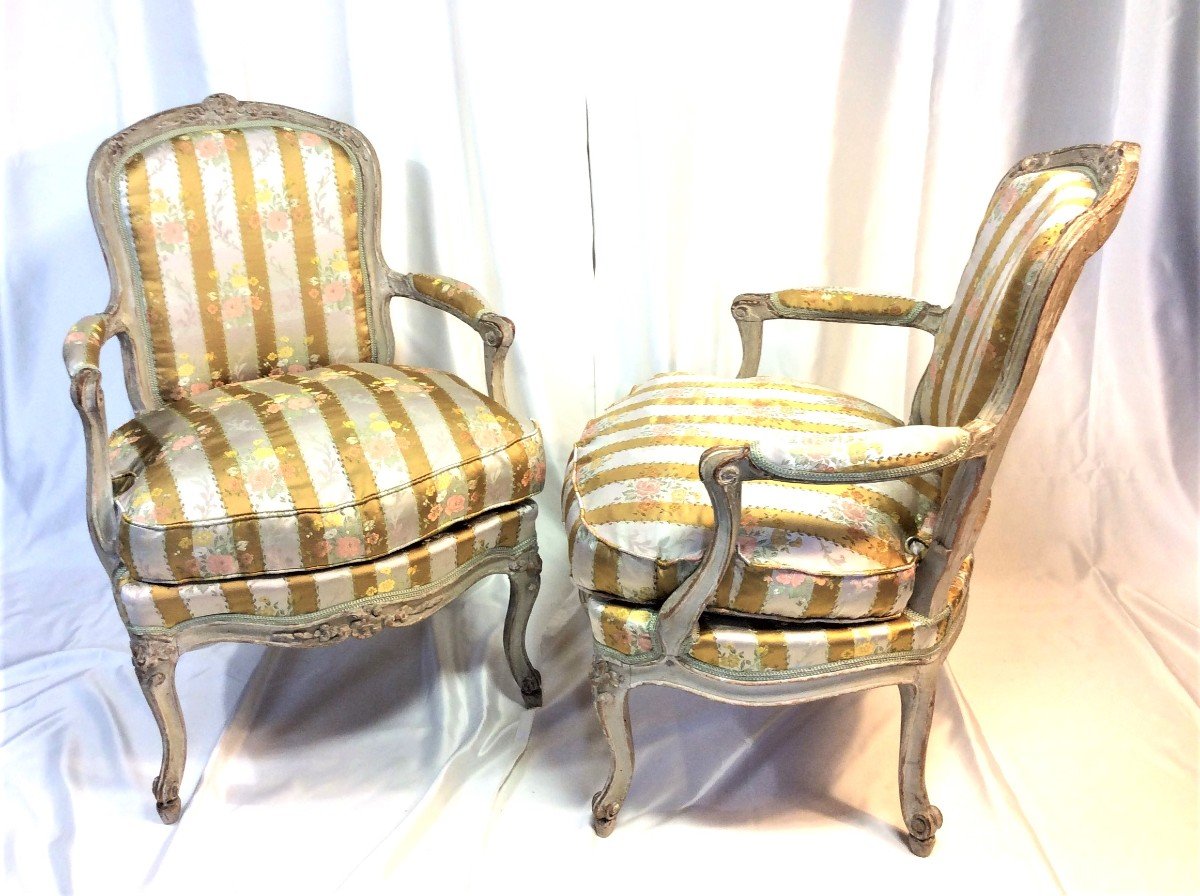 Stamp Of E. Meunier - Beautiful Pair Of Armchairs In Cream Lacquered Wood - Louis XV Period