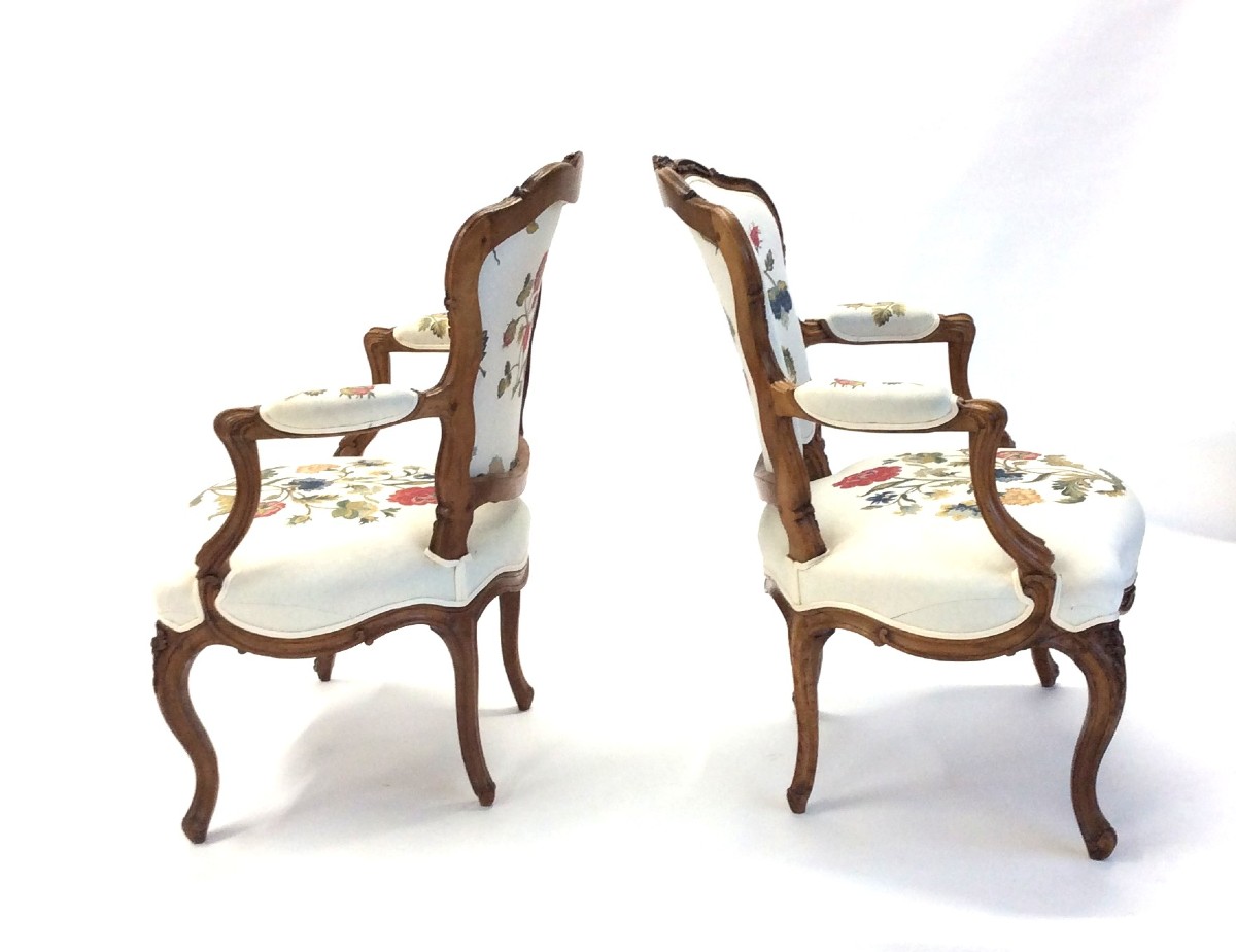 Stamped "nogaret A Lyon" – Pair Of Armchairs In Natural Wood – Louis XV Period-photo-3