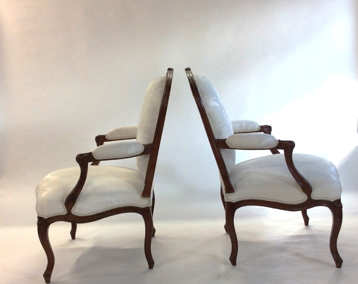 Estampillés AVISSE - Paire de fauteuils Louis XV en noyer - Epoque Louis XV-photo-2