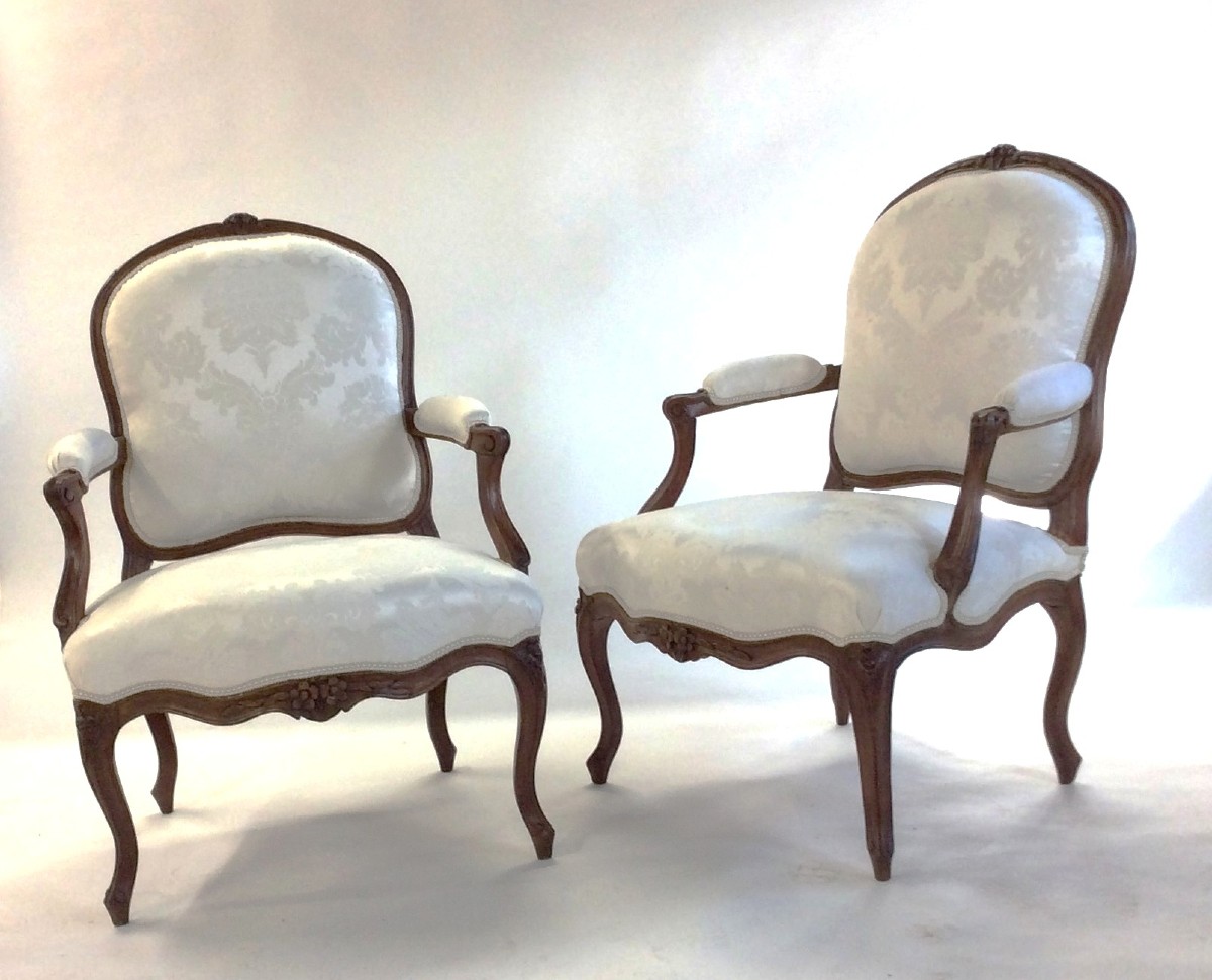 Estampillés AVISSE - Paire de fauteuils Louis XV en noyer - Epoque Louis XV-photo-6