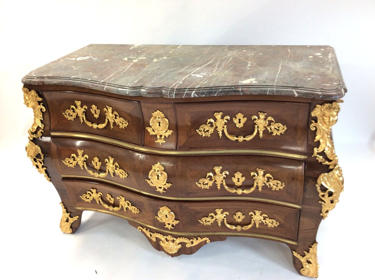 Estampillée F. Lieutaud - Superbe Commode Tombeau En Satiné Et Amarante – Epoque Régence-photo-1