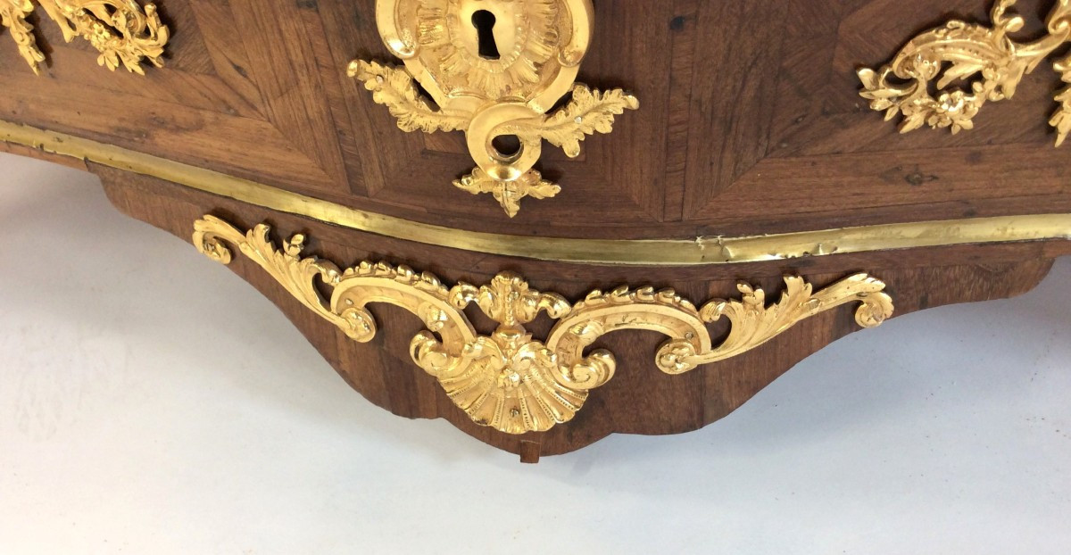 Estampillée F. Lieutaud - Superbe Commode Tombeau En Satiné Et Amarante – Epoque Régence-photo-4