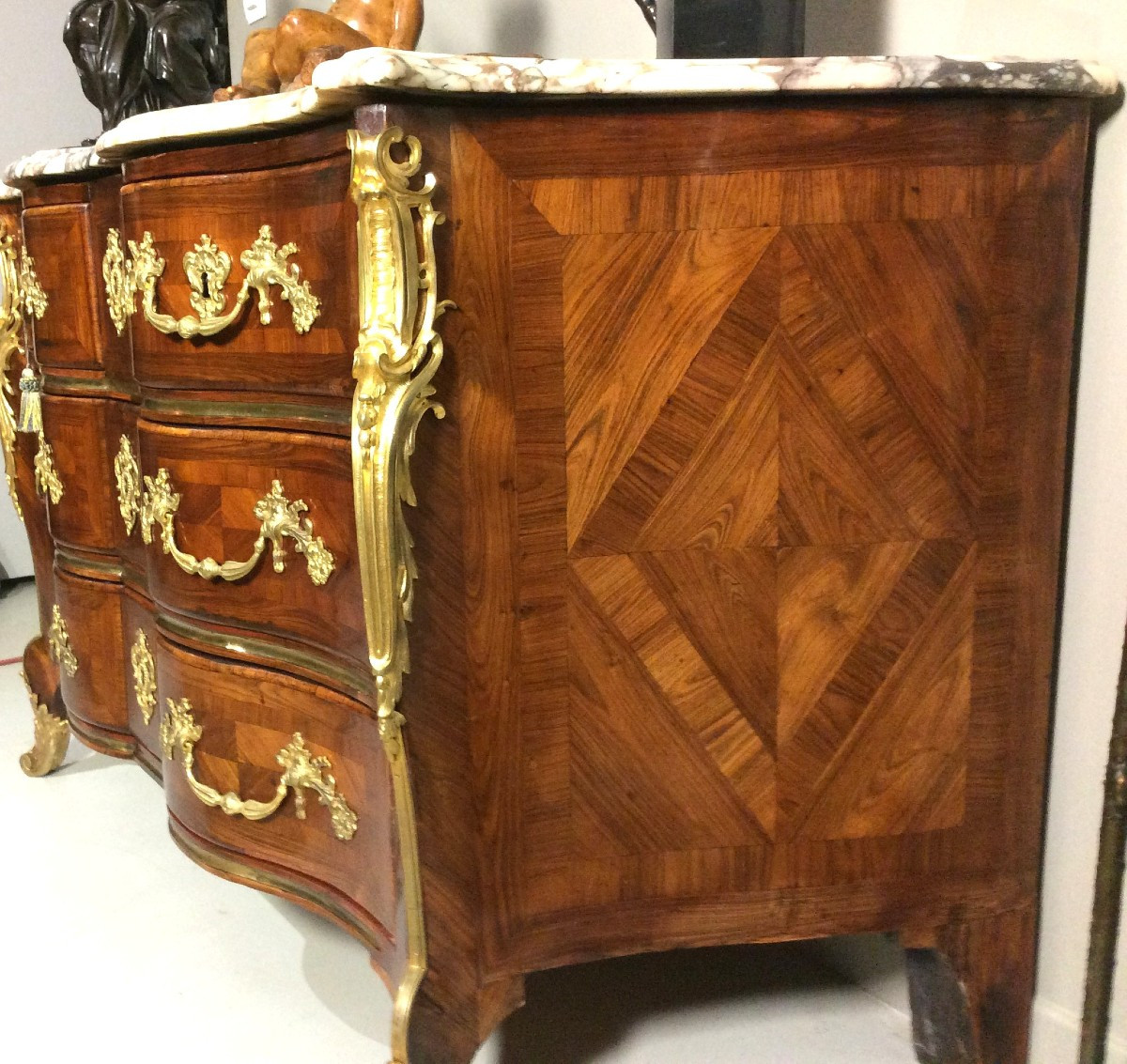 Splendid Violet Wood Inlaid Chest Of Drawers - Early Louis XV Period-photo-3