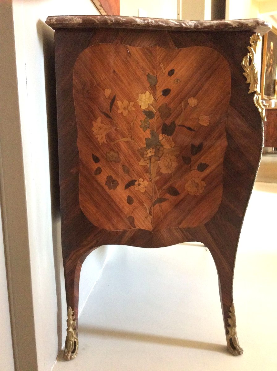 P. ROUSSEL (attribuée) – Commode Sauteuse Marquetée - Epoque Louis XV-photo-4