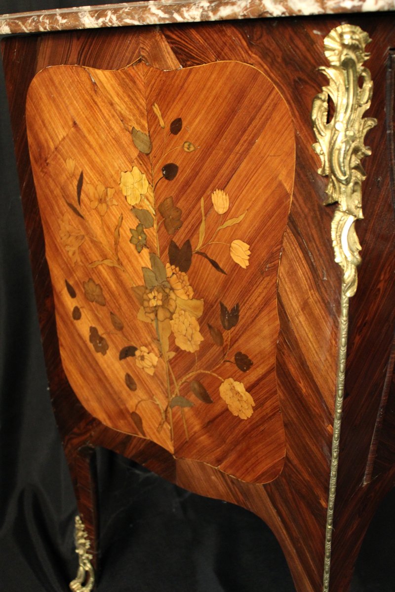 P. ROUSSEL (attribuée) – Commode Sauteuse Marquetée - Epoque Louis XV-photo-1
