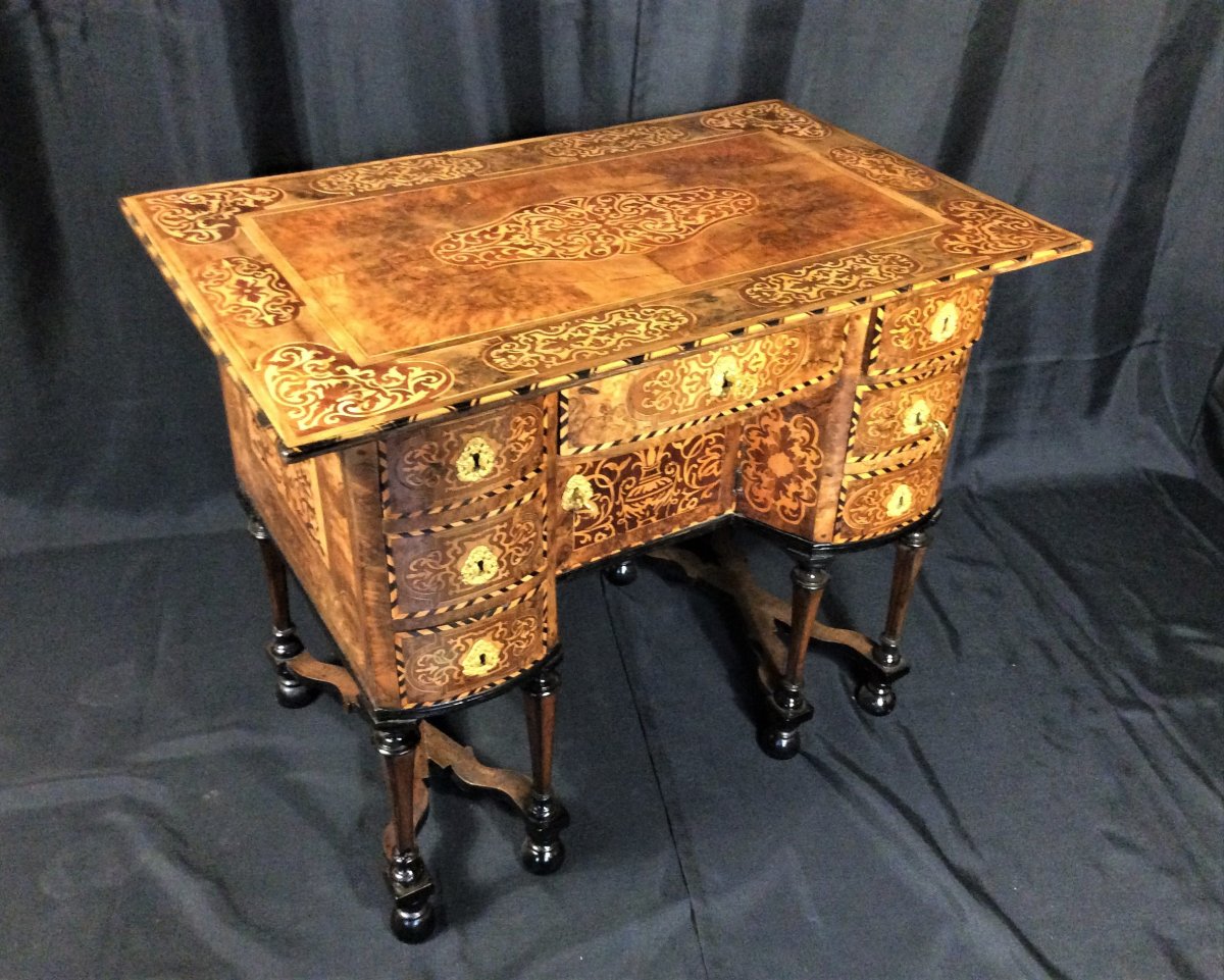 Rare bureau huit pieds dit "Mazarin" - vers 1680 - dans le goût des HACHE-photo-6