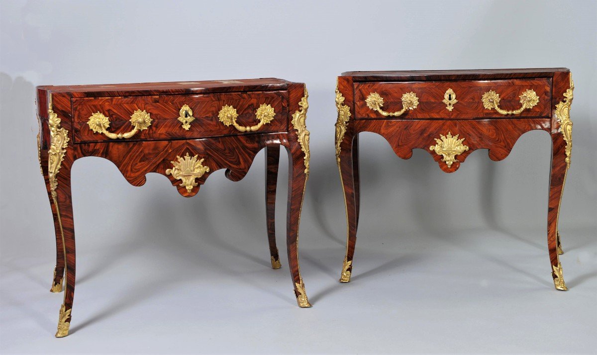   Exceptionnelle Et Rare Paire De Commodes Dites "Perruquières" En Bois De Violette - Epoque Régence-photo-2