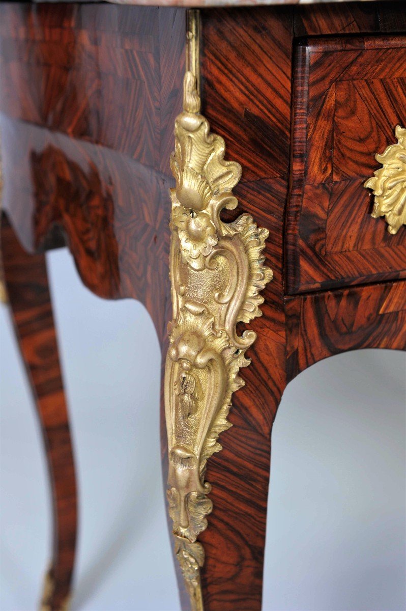   Exceptionnelle Et Rare Paire De Commodes Dites "Perruquières" En Bois De Violette - Epoque Régence-photo-2