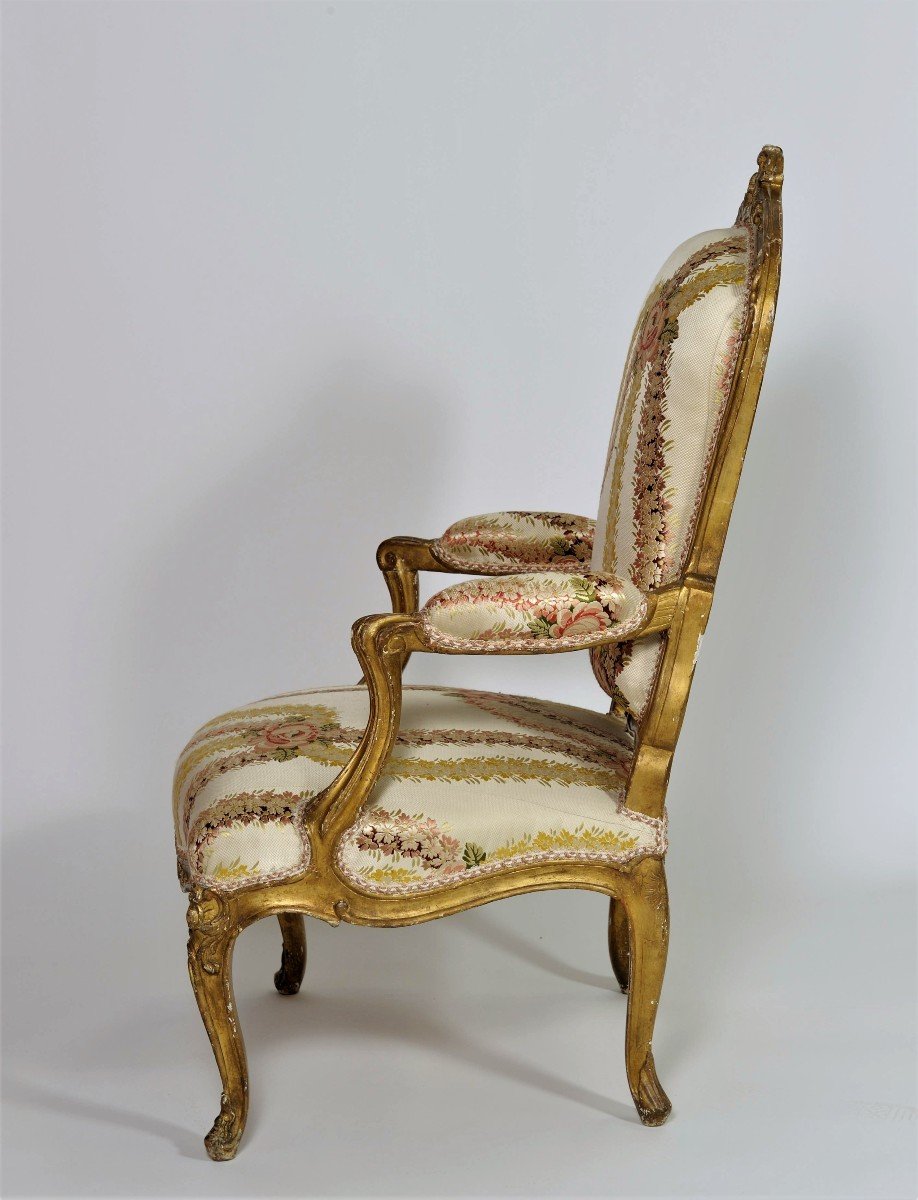 Estampillé  "CRESSON " - Fauteuil à la Reine en bois doré et sculpté – Epoque Louis XV-photo-1