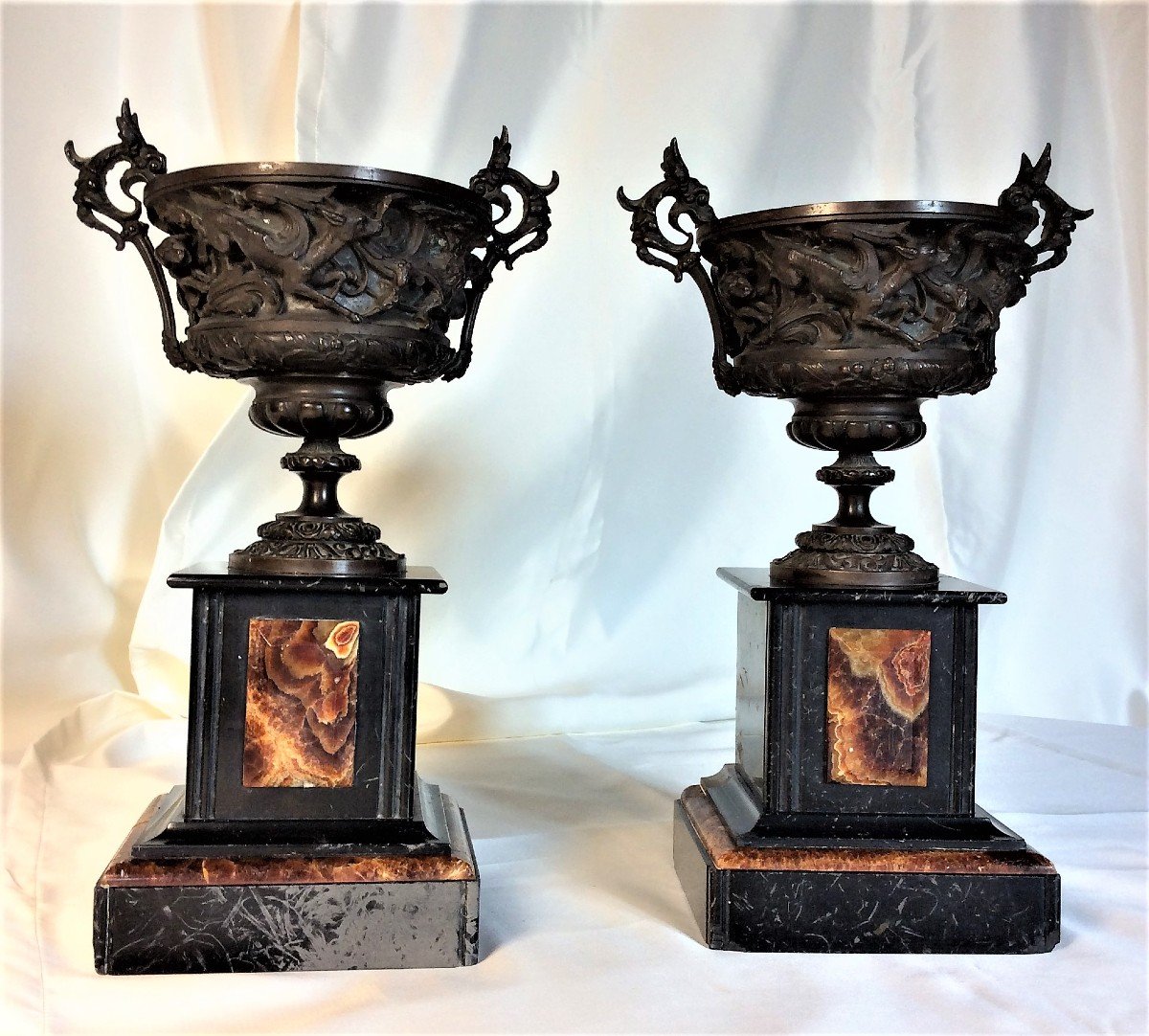    Pair Of Nineteenth Century Neo-renaissance Cups - Chateau De Wannegem-lede-photo-2