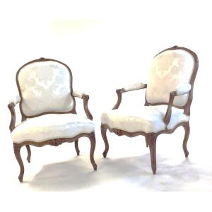 Stamped "avisse" - Pair Of Louis XV Armchairs In Walnut - Louis XV Period